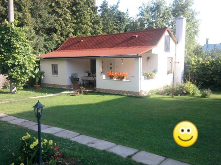 Platanus Bed & Breakfast Beckov Exterior photo